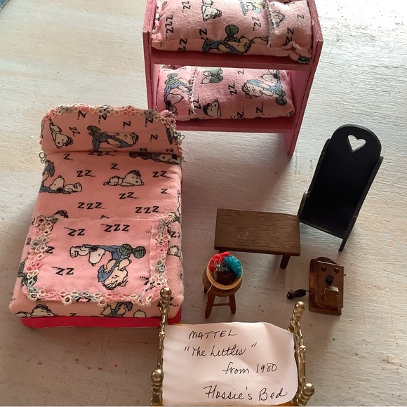 Dollhouse Set with Pink and Black Accents.3 beds, chair, bench, phone, table - Picture 3 of 4